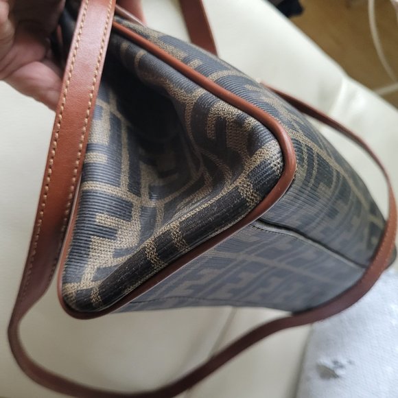 RARE FENDI FF MONOGRAM~ 2 WAY WITH CROSSBODY STRAP - Picture 4 of 16